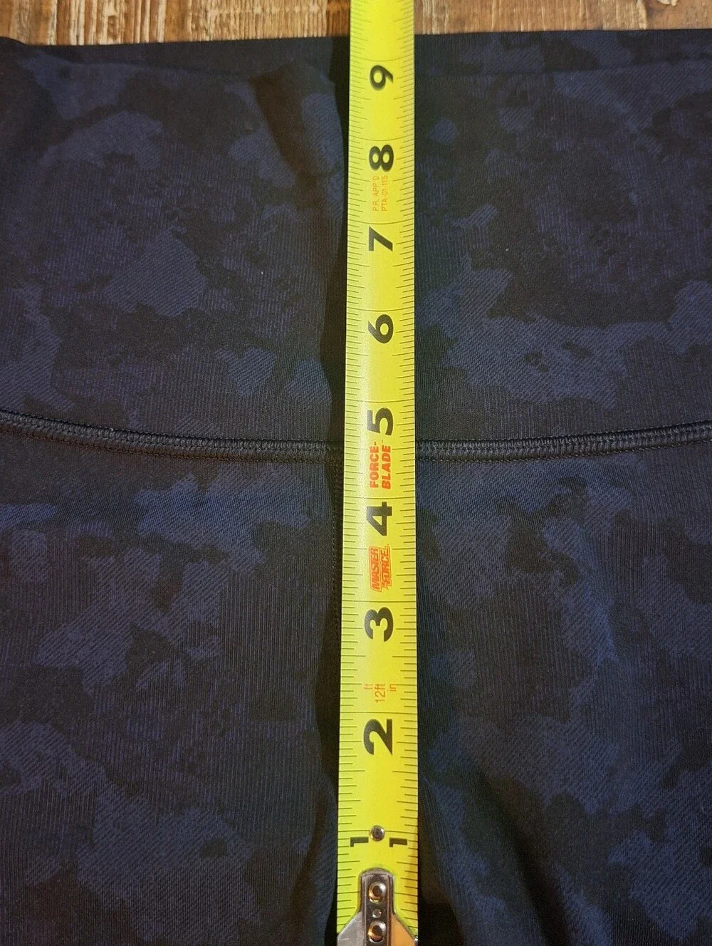 Lululemon Capri Leggings Womens Size 4 Athletic Workout‎ Black/Blue Logo